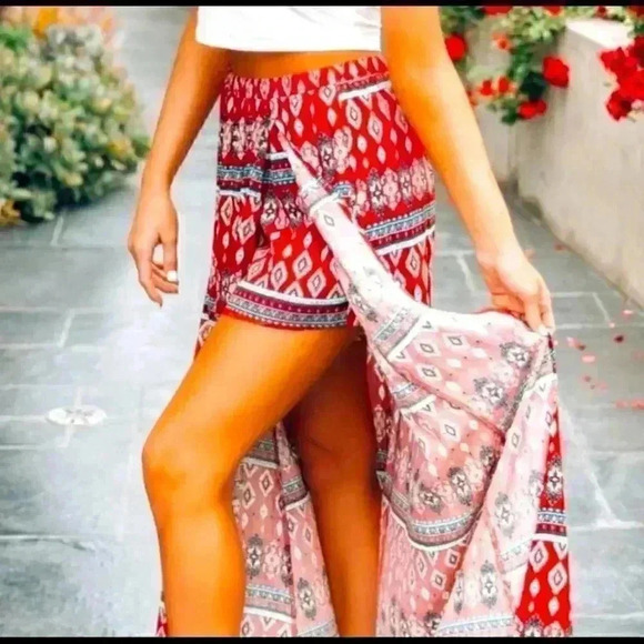 BEAUTIFUL LONG SKORT YOU CAN WEAR SO MANY TOPS - Picture 1 of 8